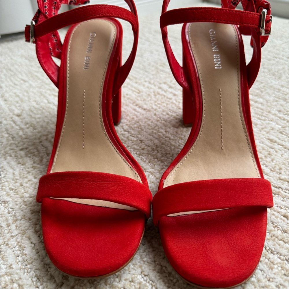 Gianni Bini Women’s Red Heels Size 8